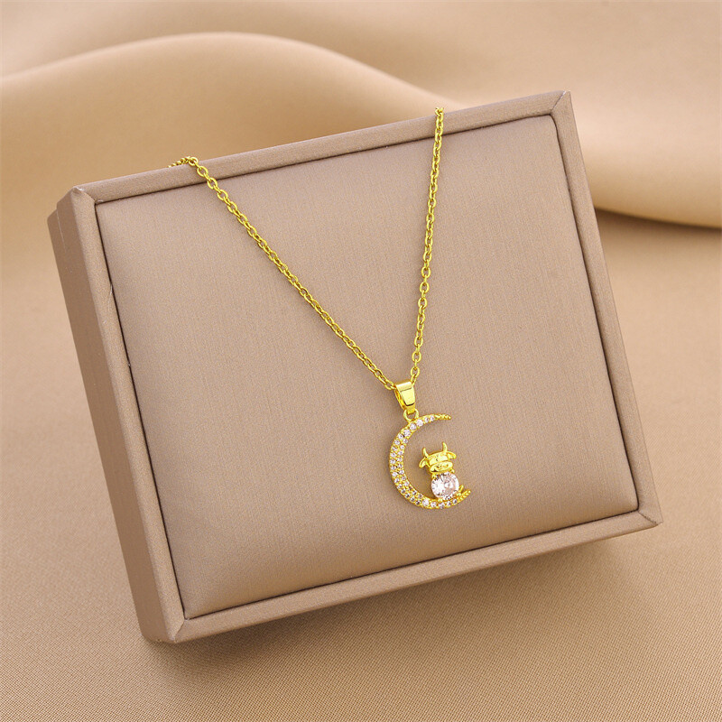 Women’s Fashion Jewelry Cubic Zircon Gold Calf crescent moon Pendant Necklace1PC