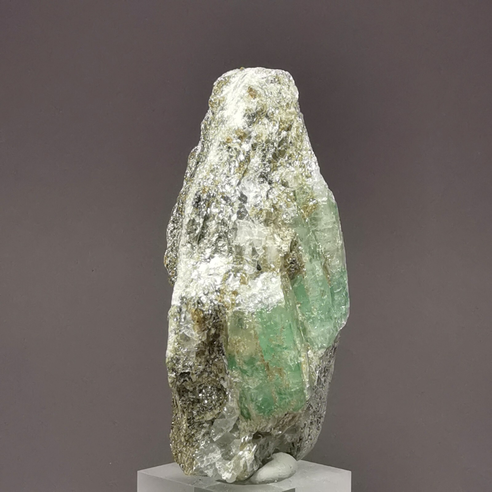685ct / 137g Emerald w. Matrix / Malyshevo, Russia / Rough Crystal Gem Specimen