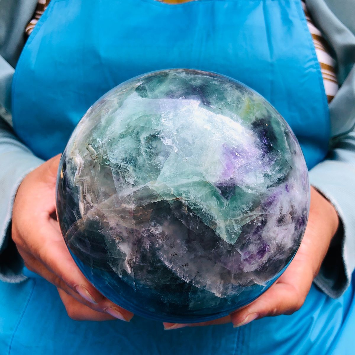3270G Natural Green Coloured Fluorite Ball Quartz Crystal Reiki Healing 5492