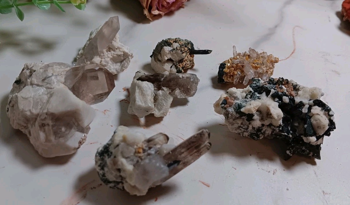 Lot Orthoclase FELDSPAR & Black AEGIRINE 7 Crystal Specimens MALAWI Lot6