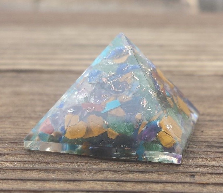 SMALL (25-30mm) 7 CHAKRA MIXED ORGONE GEMSTONE PYRAMID ORGONITE