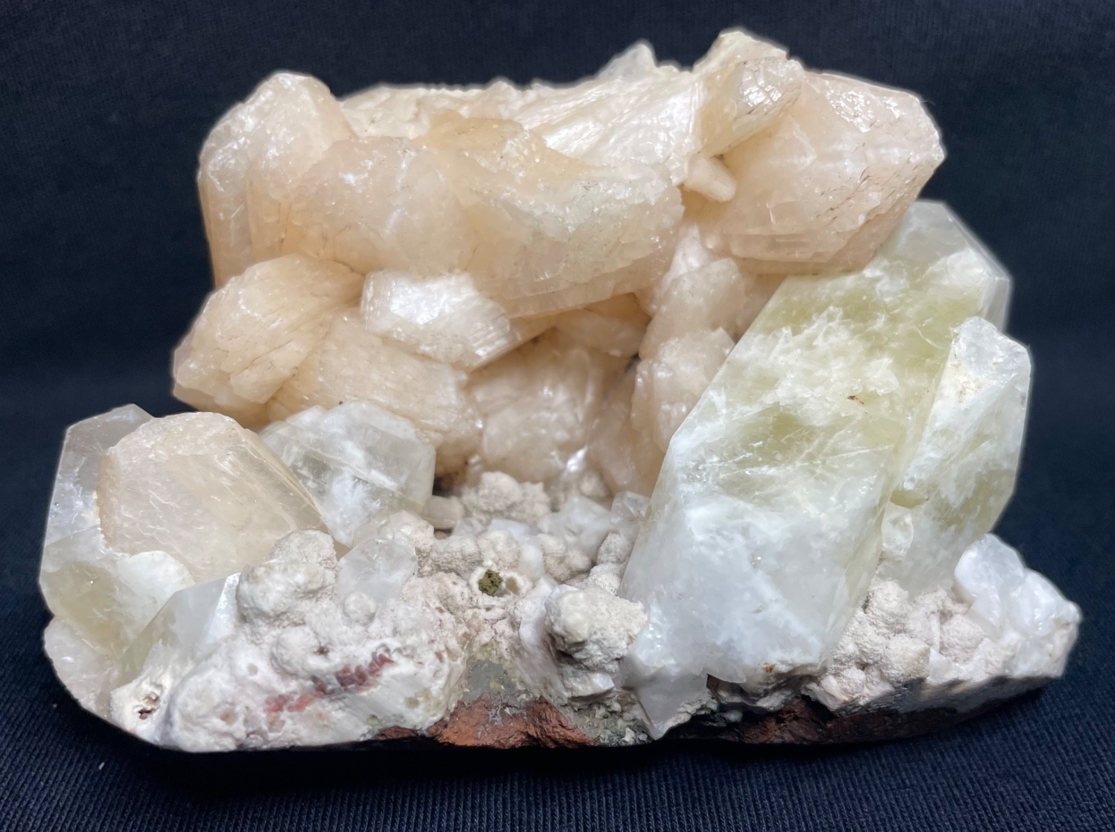 Natural heulandite w/ green Apophyllite crystal stunning 262 gr 9×8.5×5.5 cm