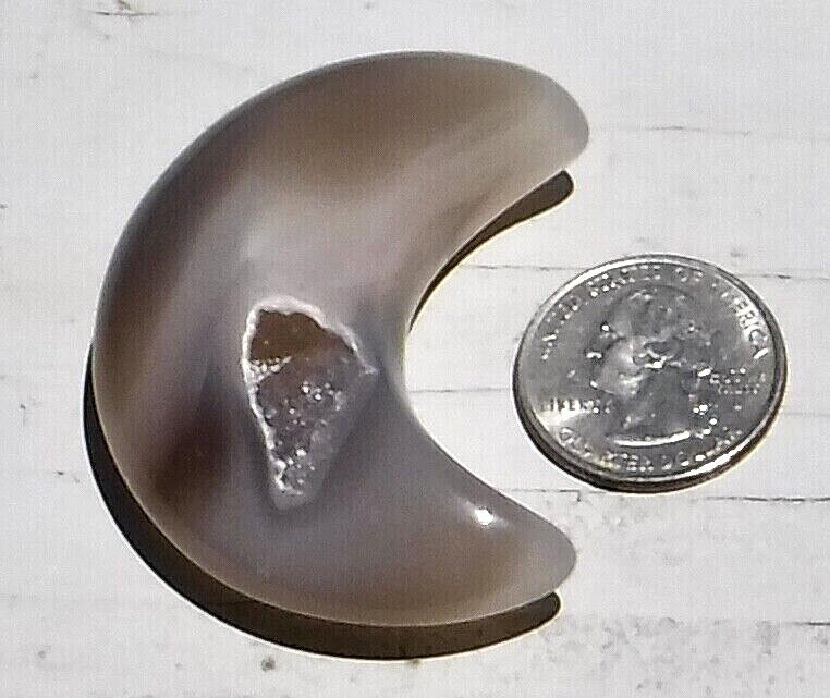Natural Geode Agate Crystal Healing Hand Carved Moon Gemstone 2.25″x1.5″ 42g