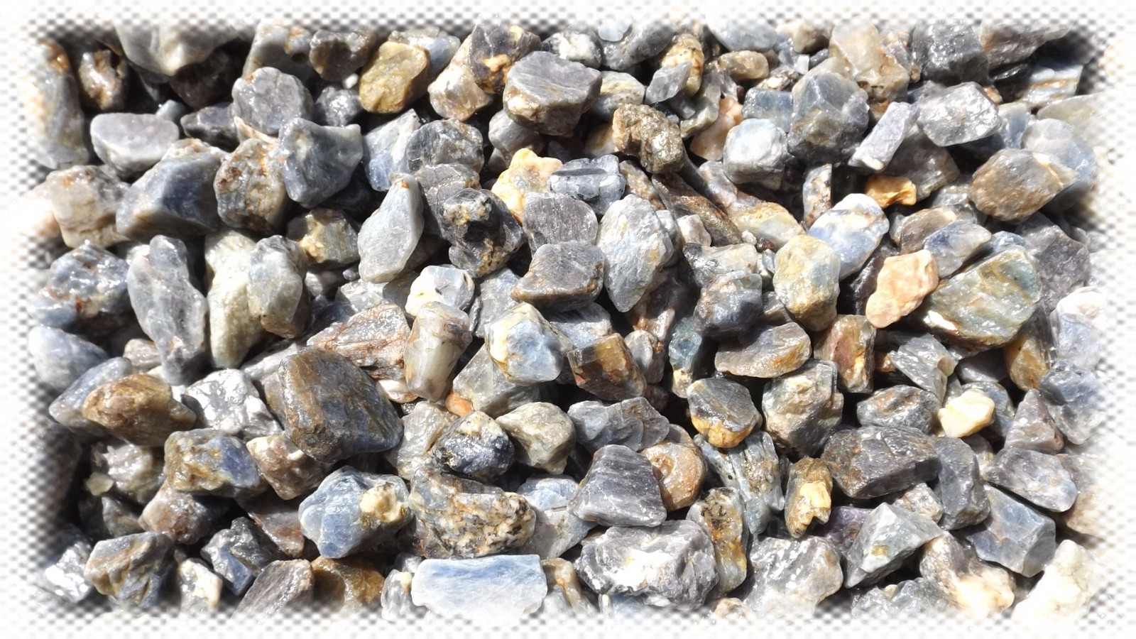1LB Blue Sapphire Natural Rough Chrystal Gemstone Specimens With Star or Catseye