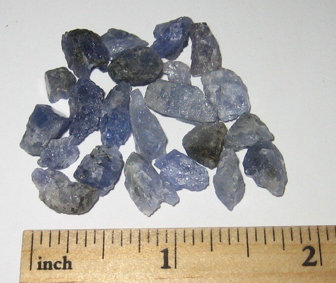22 BEAUTIFUL TINY .2″-.5″ TANZANITE CRYSTAL MINERALS FROM TANZANIA 13.9grams *1