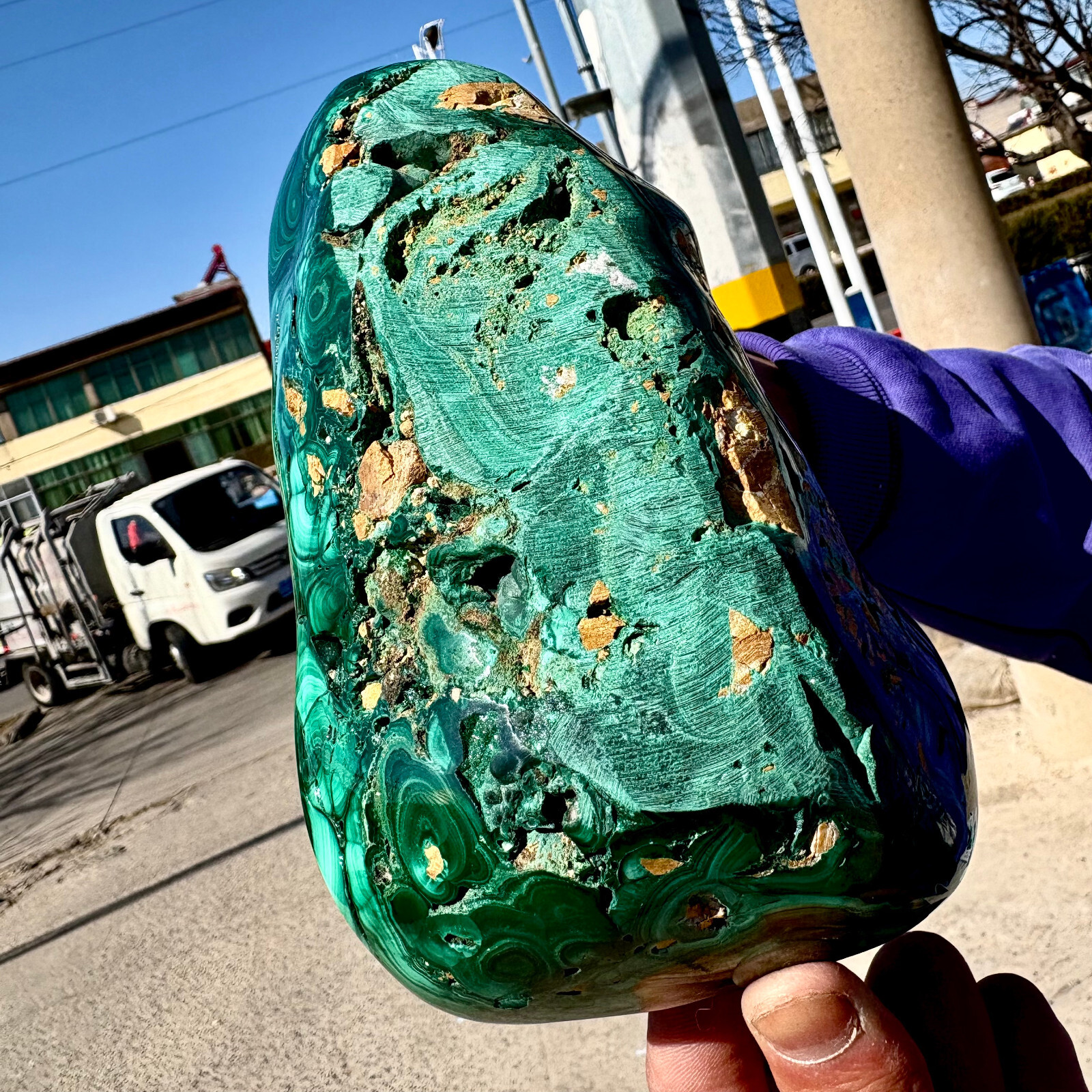 Natural Malachite Quartz raw stone decoration polishing ornaments