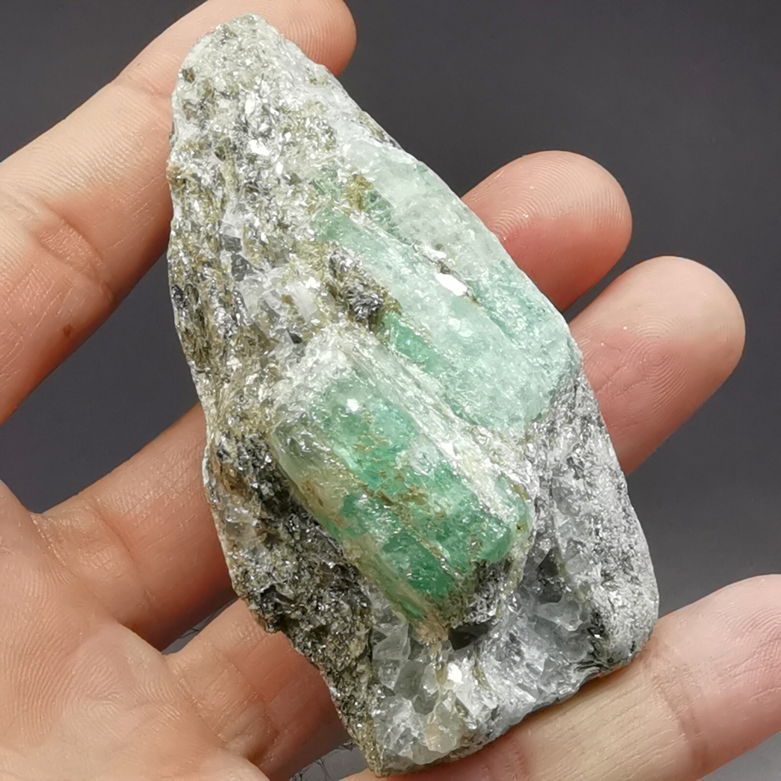 685ct / 137g Emerald w. Matrix / Malyshevo, Russia / Rough Crystal Gem Specimen
