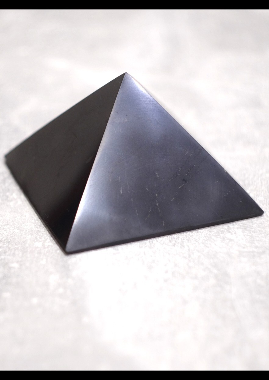 KARELIA, RUSSIA, Shungite PYRAMID stone 3,54 inches BIG 15,5 oz.