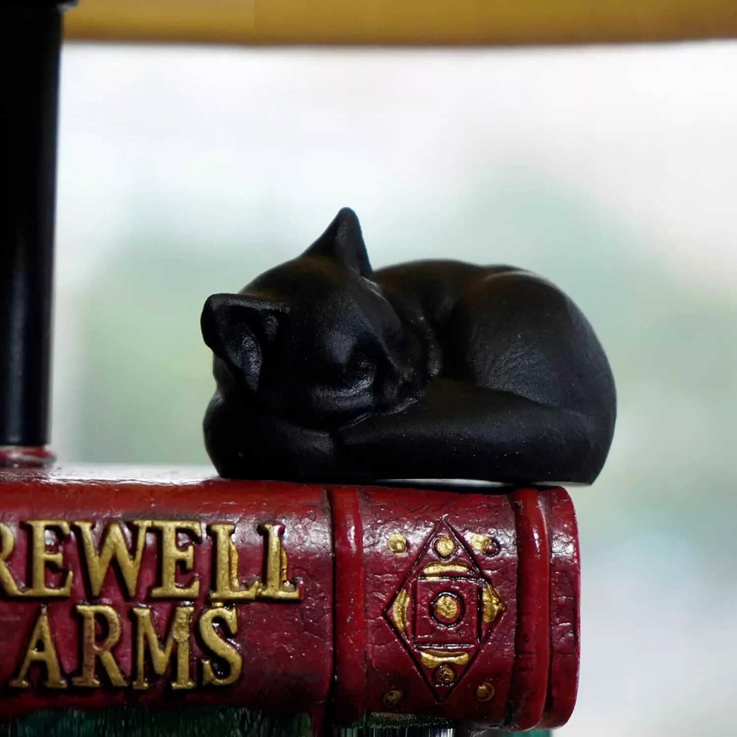 Handmade Obsidian Cat Figurine Sleeping Cat Crystal Carving Healing Decor Gift