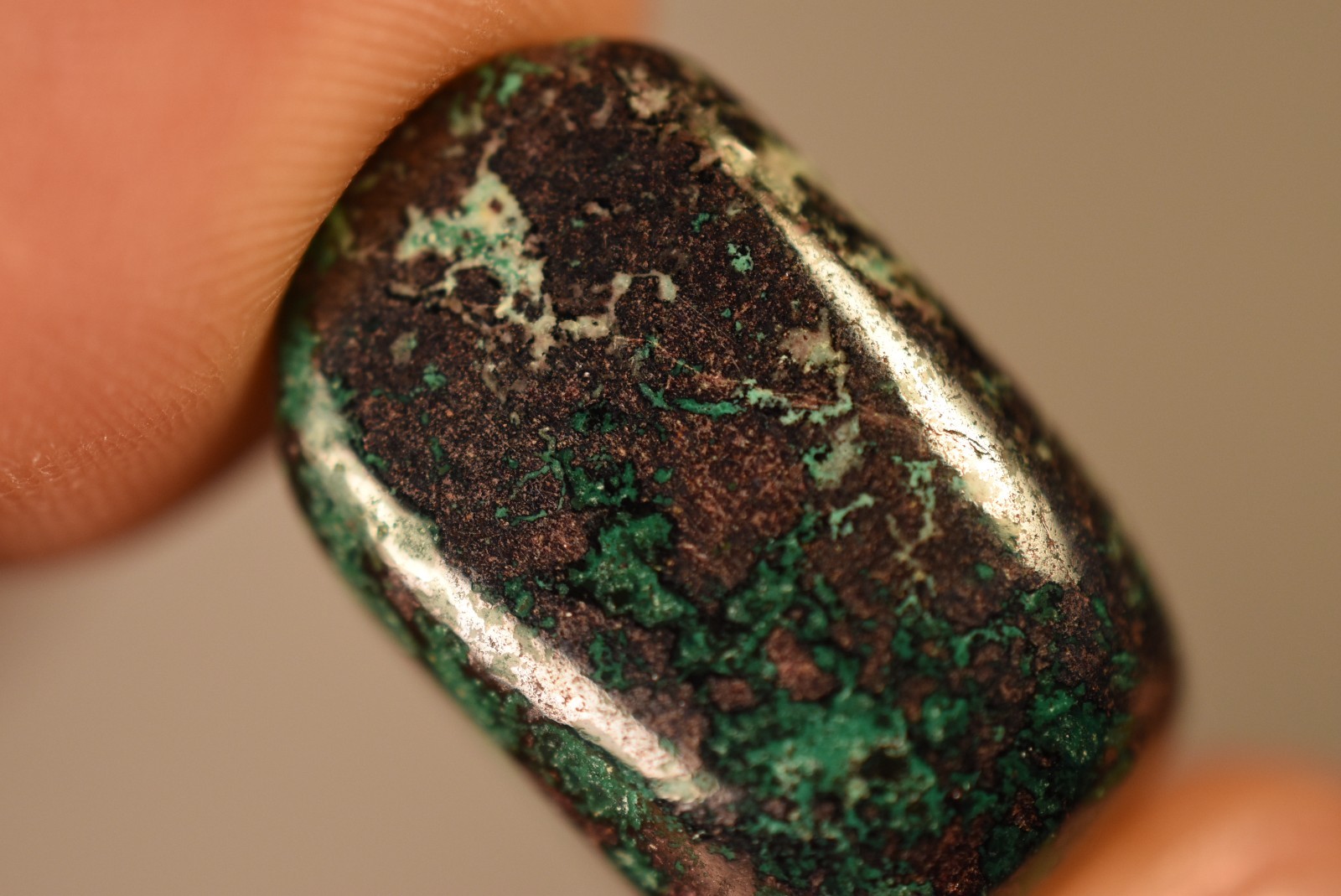 *CUPRITE* Tumbled Stone 2.9cm 15.7g Natural Stone Malachite