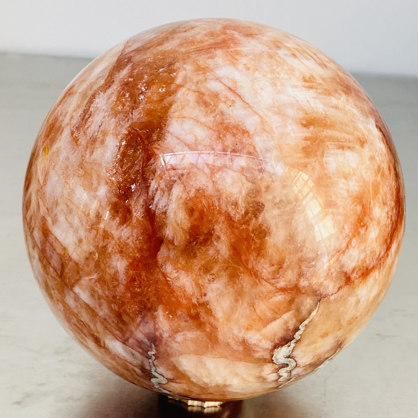Natural Red Glue Flower Quartz Sphere Crystal Ball Healing 3160G