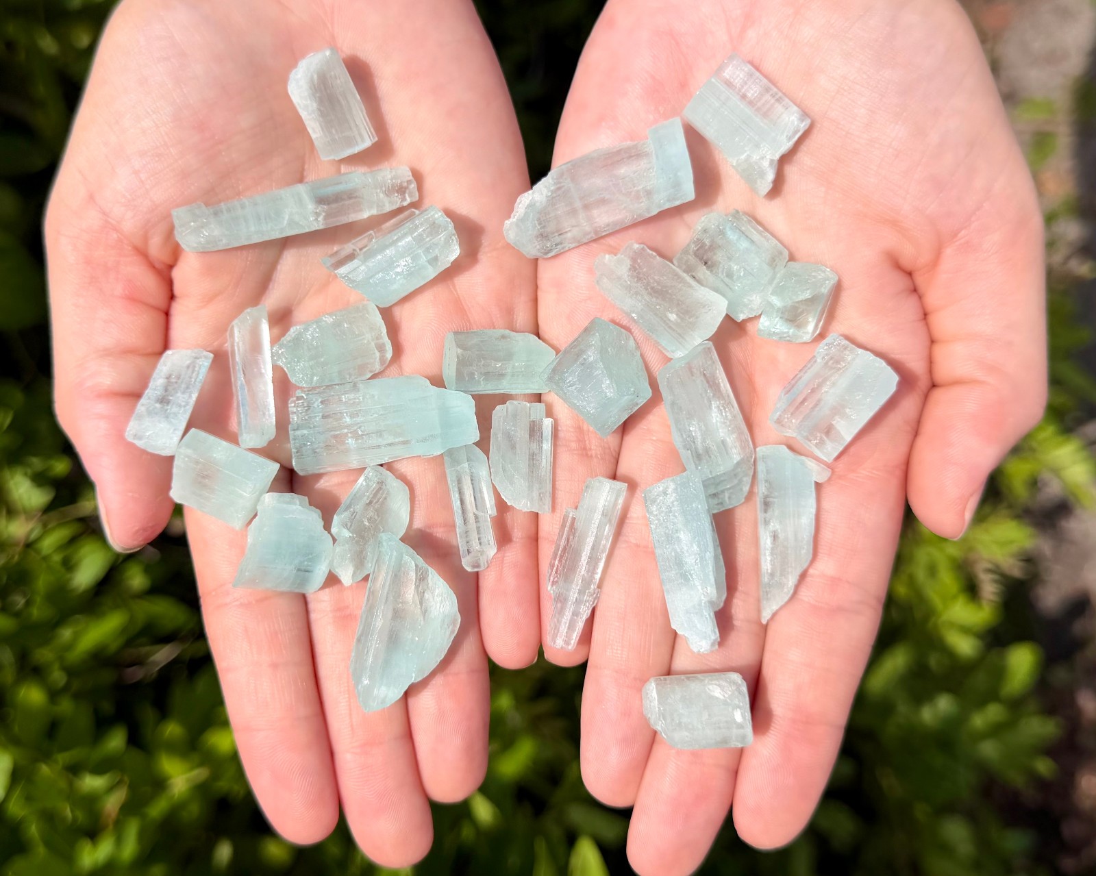 Natural Aquamarine Crystals – AAA Grade Raw Blue Aquamarine Mineral Specimens