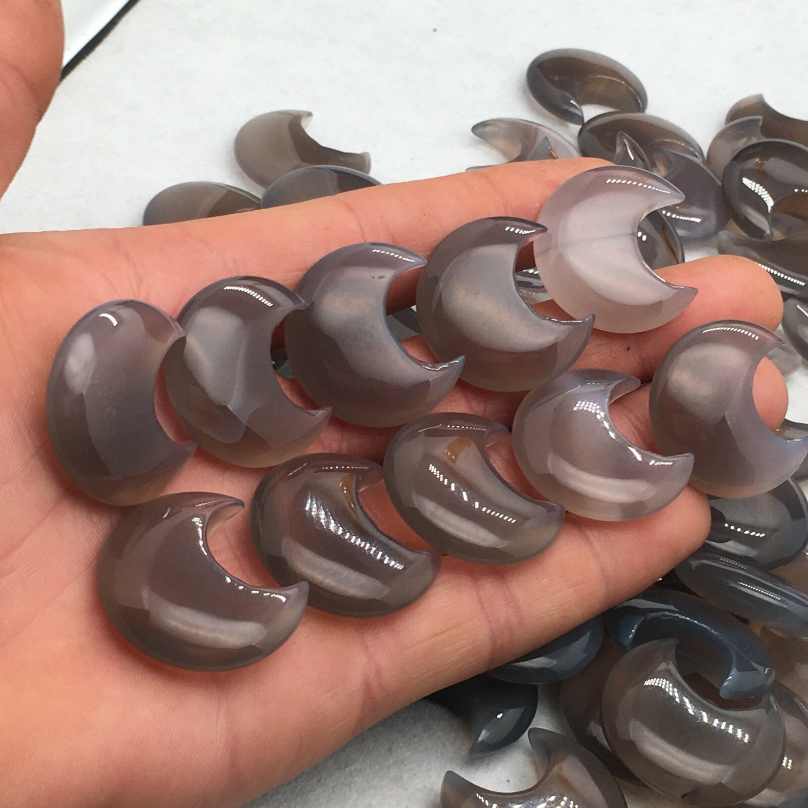 10pc Natural gray agate Quartz hand Carved moon crystal Reiki healing