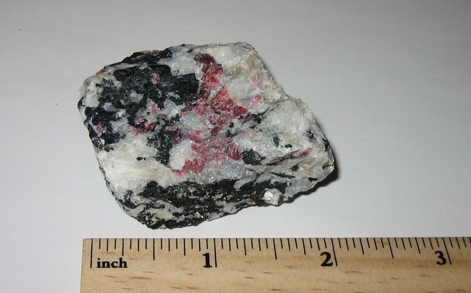 1.6″ RARE NATURAL ROUGH EUDIALYTE CRYSTAL MINERAL FROM QUEBEC, CANADA ~ 70.9g *4