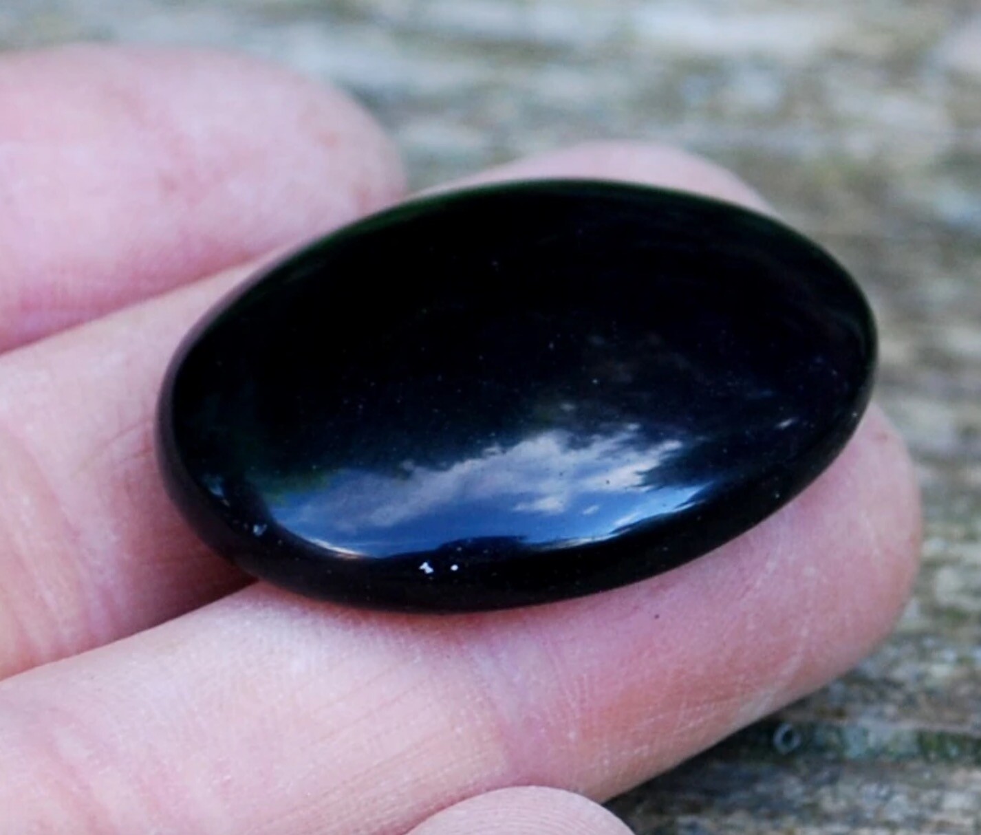 Natural Black Obsidian Palm Stone Rock Crystal Healing Reiki Polished Worry Ston