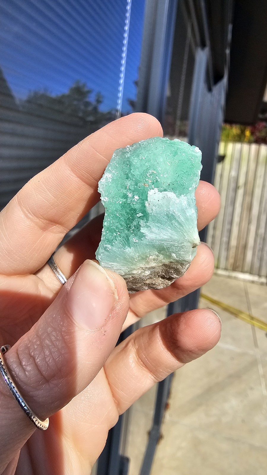 Rare Smithsonite crystal Specimen Bold blue Aragonite 43g 4.6cm Pakistan