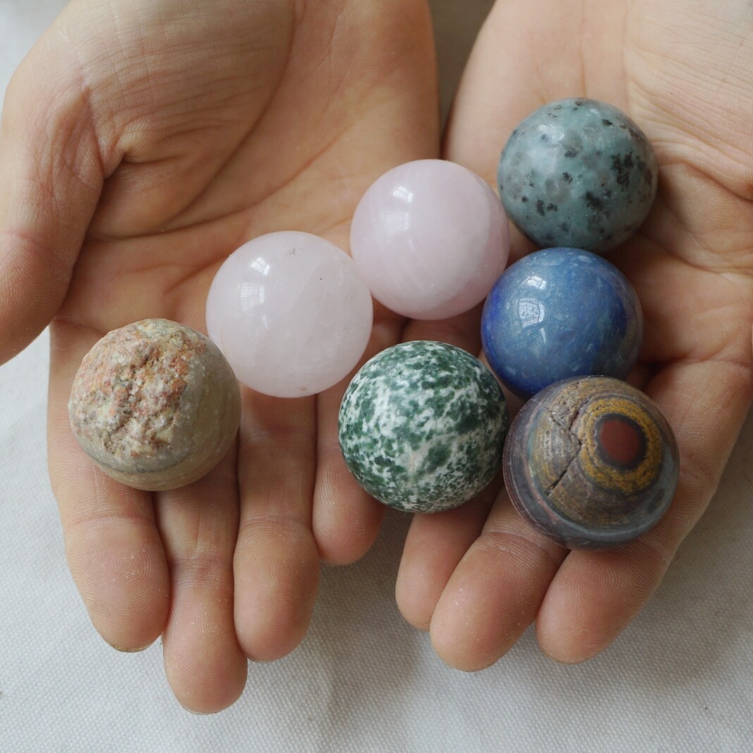 1Kg 27 Natural Quartz Crystal Jasper Sphere Ball Diverse rock Tumble Healing 3cm