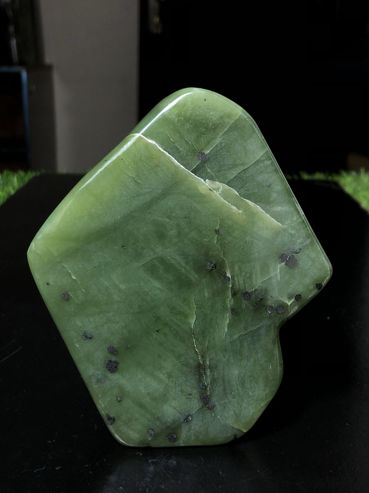 4.3” Natural Green Serpentine Freeform Crystal Polished Mineral Specimen 734g