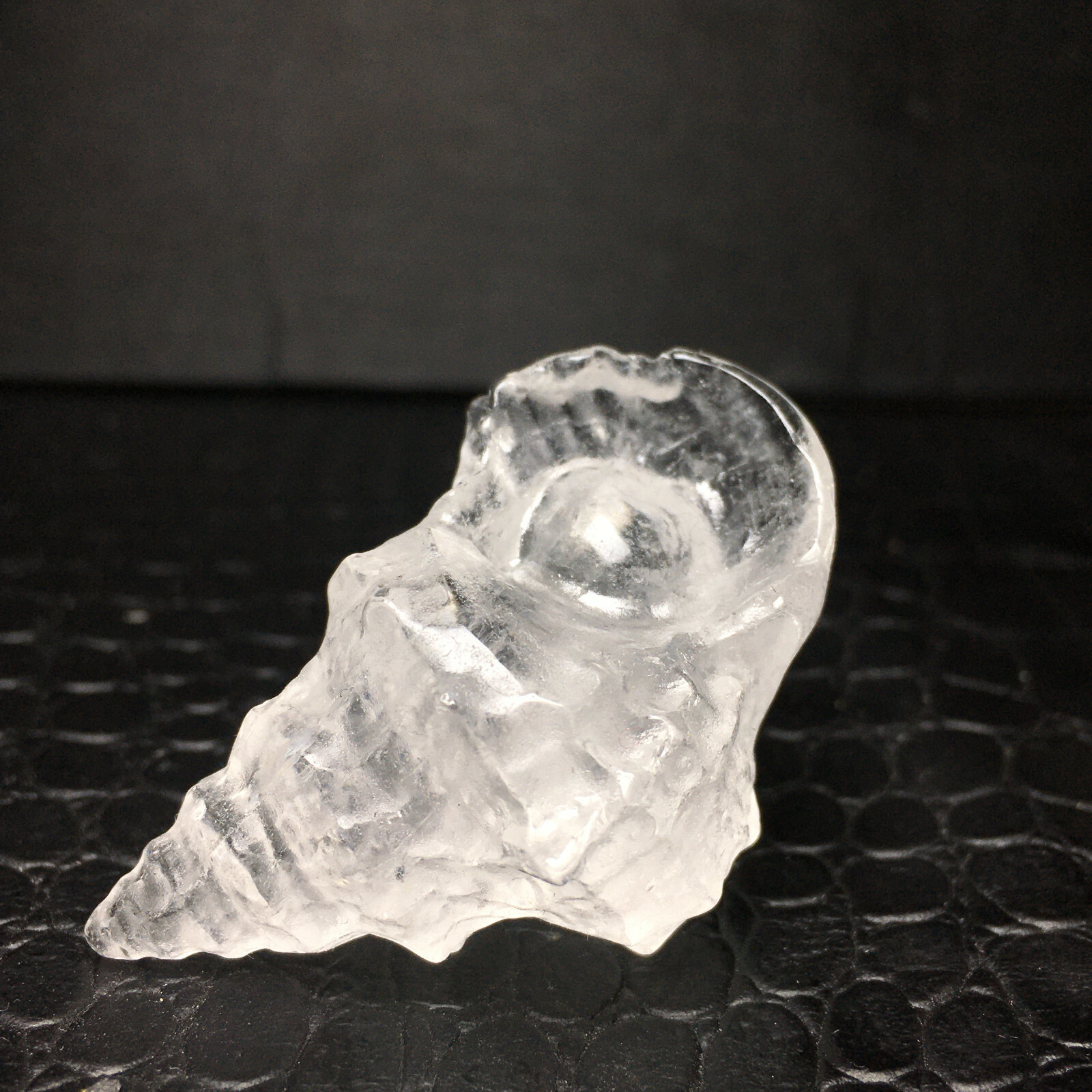 Natural Crystal Specimen.Quartz . Hand-carved. Exquisite Sea Snail. Healing 1PC