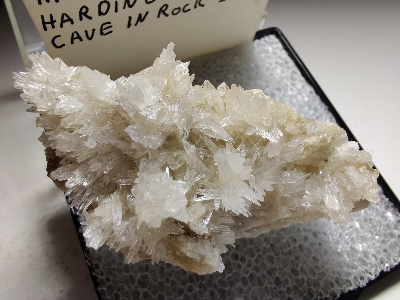 Strontianite crystals, excellent specimen! UV. Minerva Mine, Illinois. 6 cm.