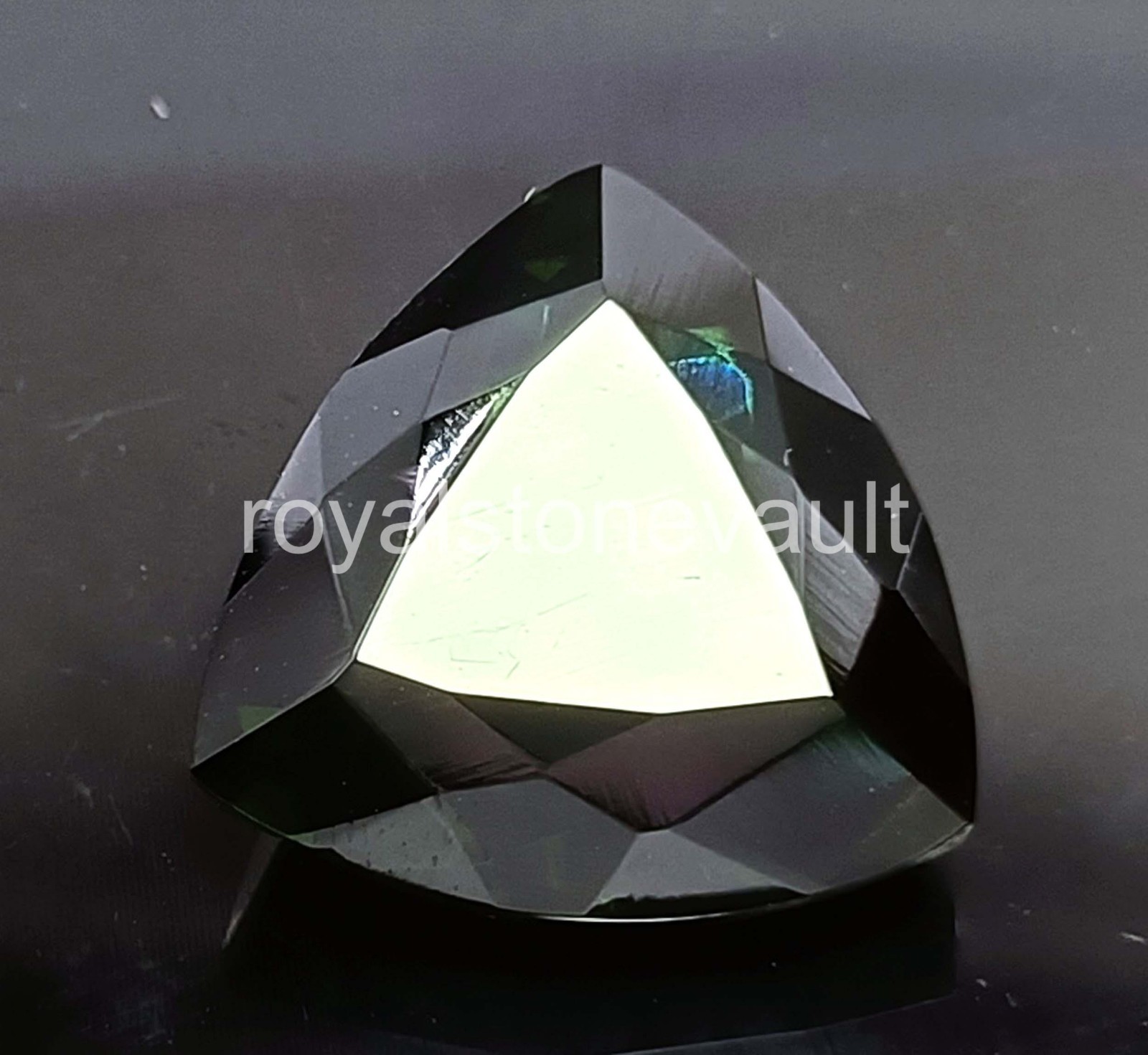 IGL Certified 22.20 Ct Natural Green Emerald Loose Gemstone Trillion Cut – 5AOQ