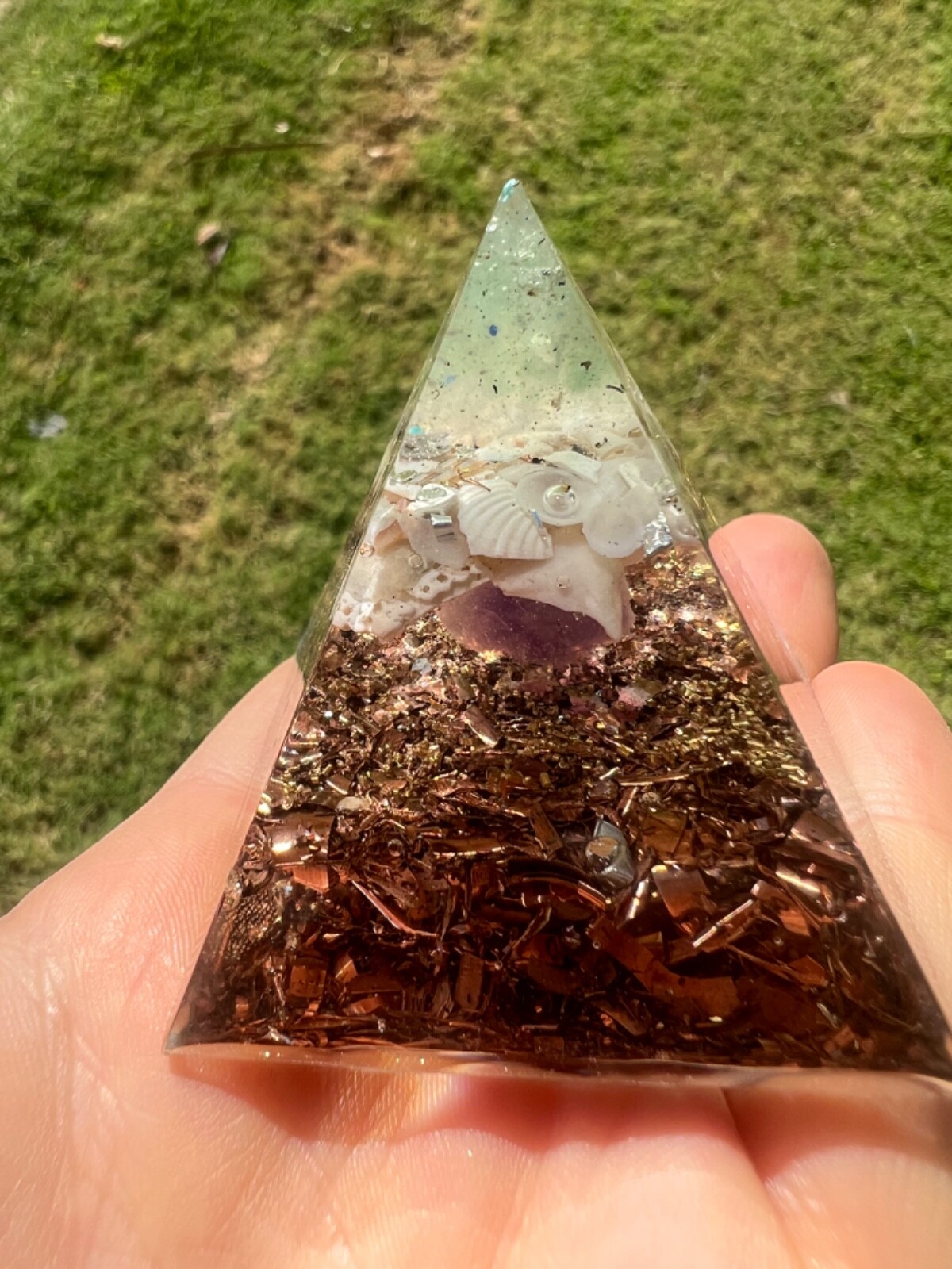 Orgonite Pyramid Amethyst Peridot Healing Crystal Energy Orgone EMF Protection