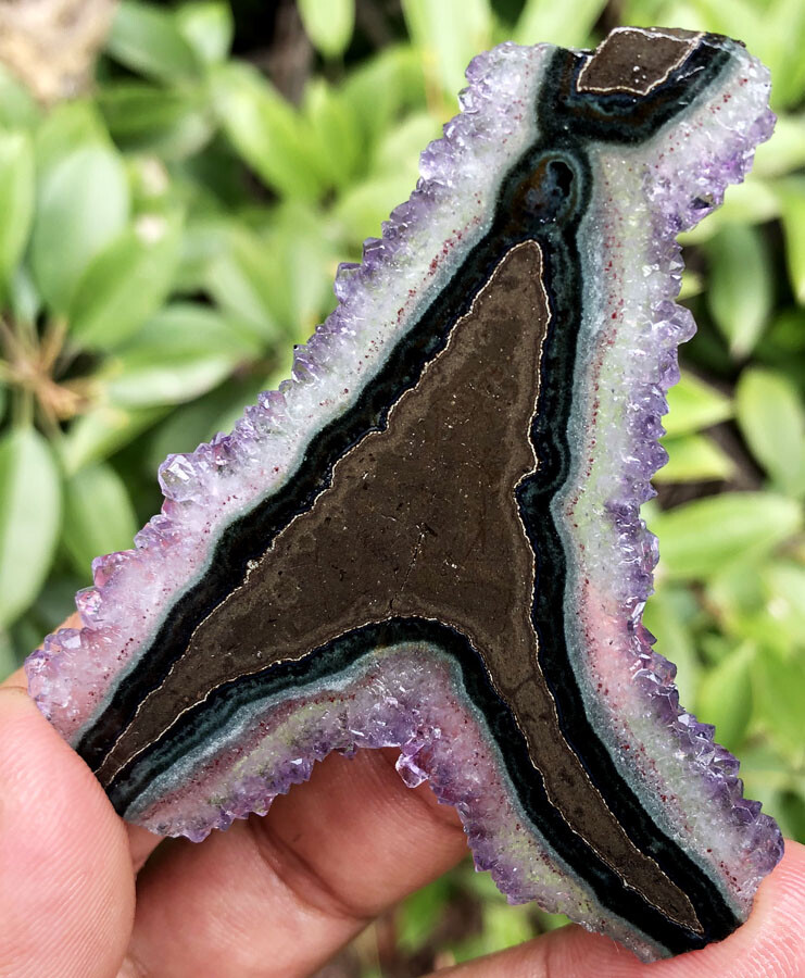 155CT Natural Trapiche Star Amethyst Hieroglyphic Chinese Character ‘人’ ip1371
