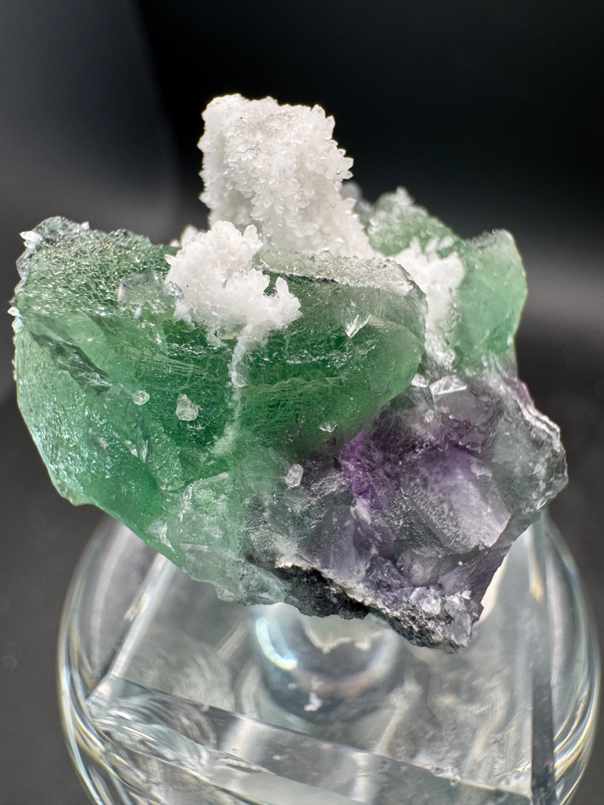 6658 Lovely Green Octahedral with White Quartz on Purple Fluorite Fu Jian 28g