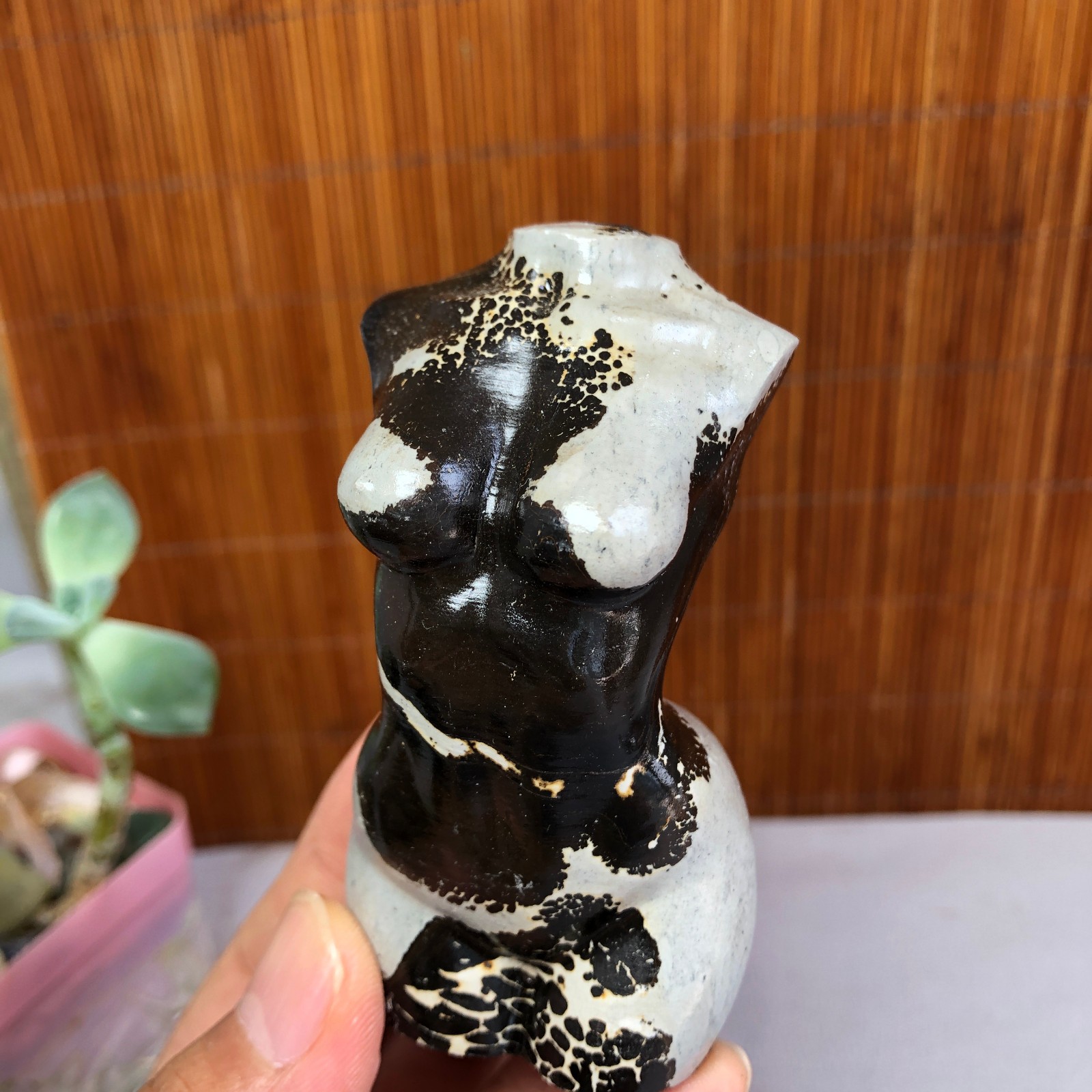 Rare Natural Traditional Chinese Painting Hand Carving female Model 136g g8400