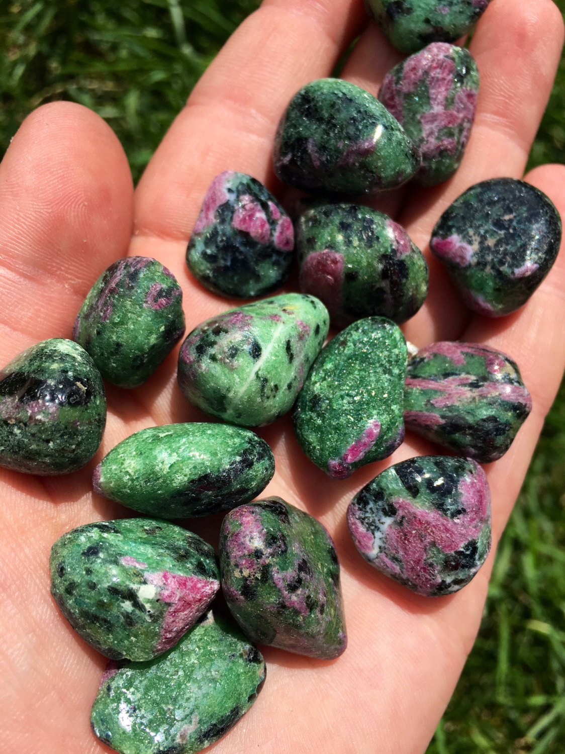Ruby in Zoisite Tumbled Stone – Polished Natural Ruby Zoisite Crystal from India