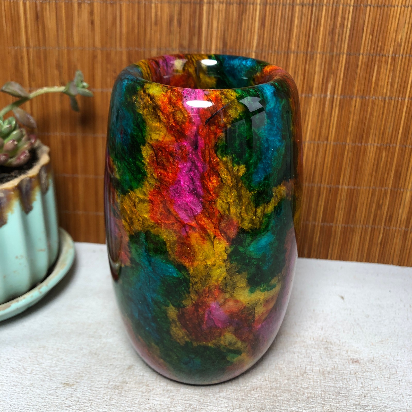 Natural “Seven Colors Jade” vase specimen -Taiwan China 1095g 130-78-78mm A4901