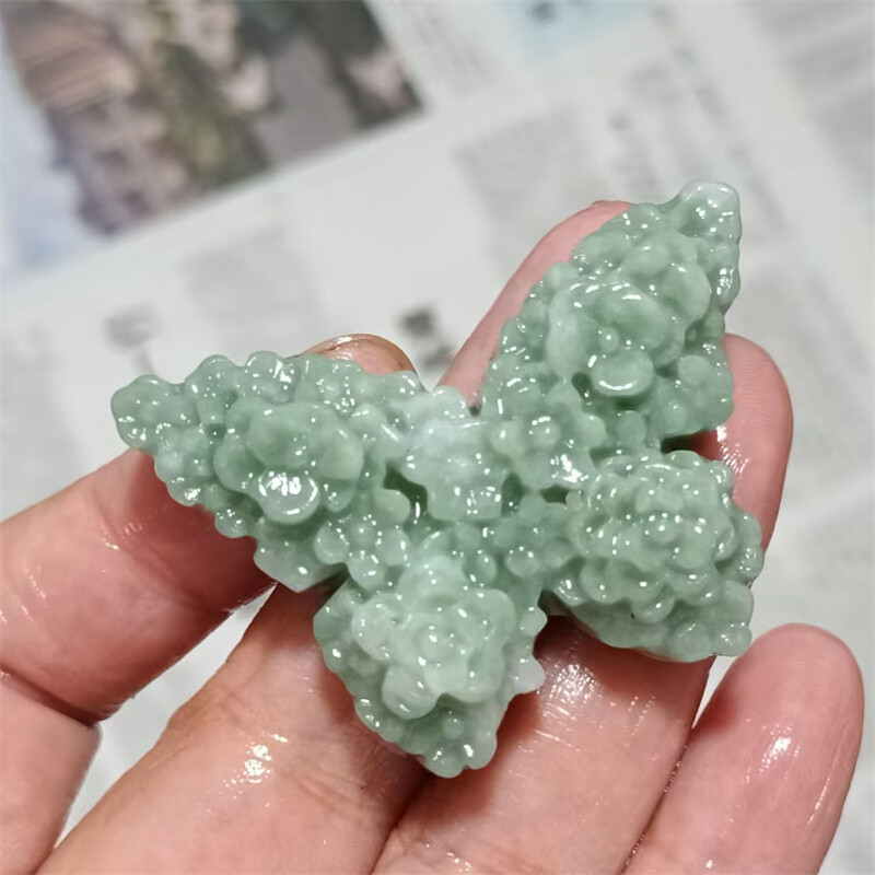 Natural Lushan jade Butterfly flowers skull Quartz Crystal Skull Gem 1PC