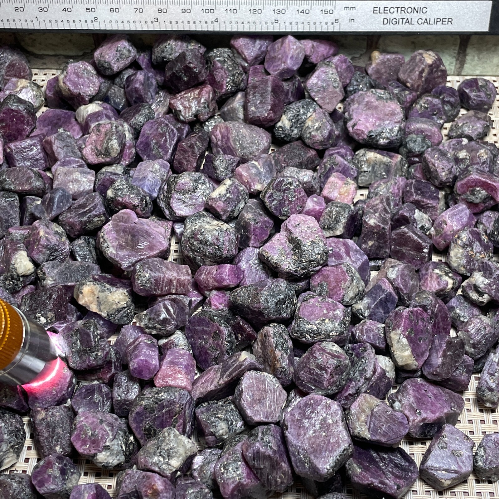 2kg Ruby Mozambique – Ruby Corundum stone – Red Sapphire Unprocesse