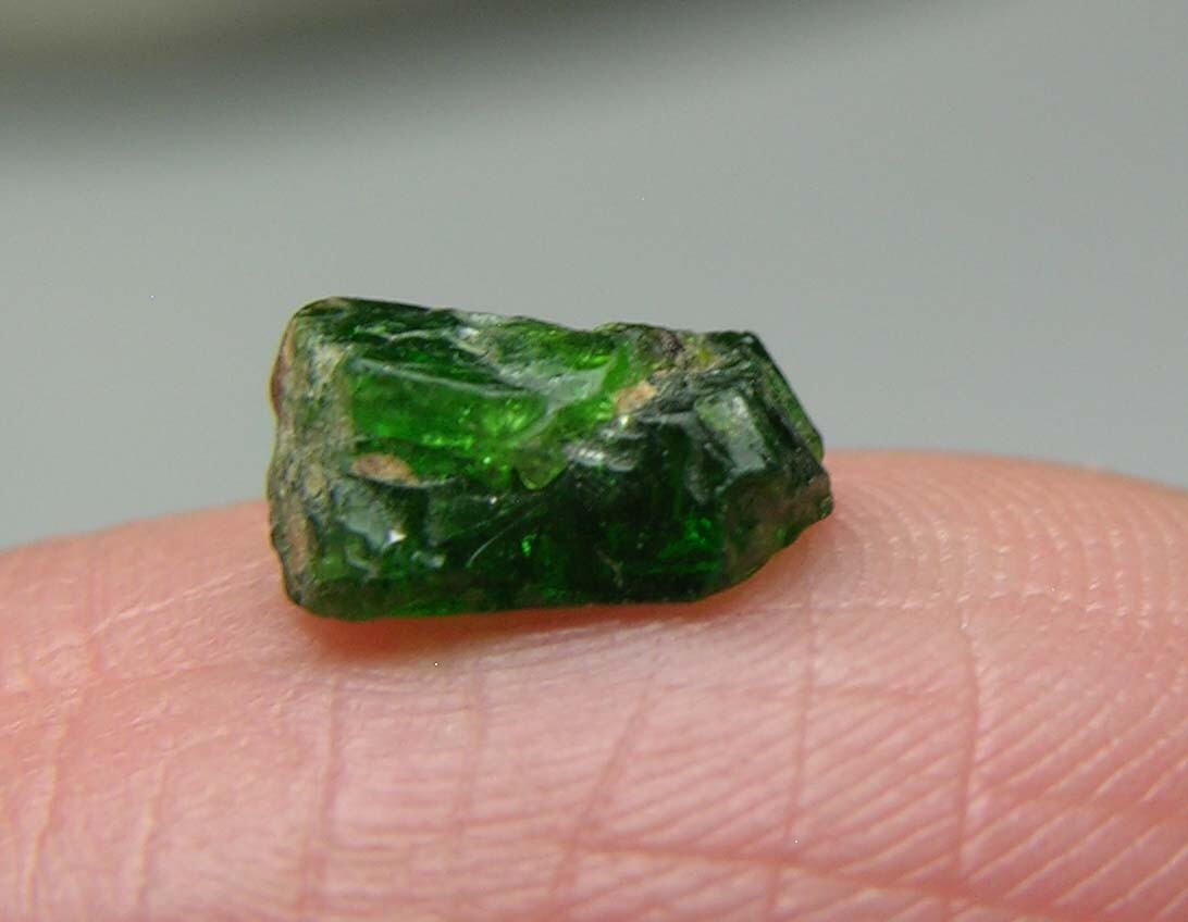 #8 Cambodia 1.05ct 100% Natural RARE Rough Raw Tsavorite Garnet Crystal Specimen