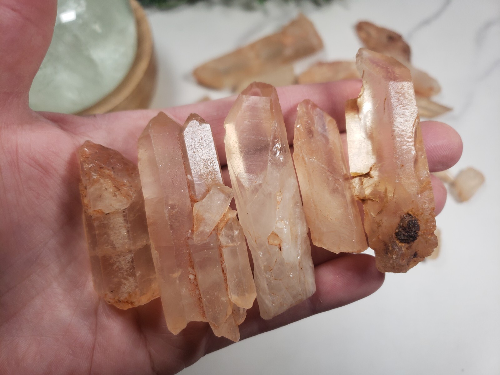 1Lb lot Quartz Points and pieces mostly points but not all intact crystals P