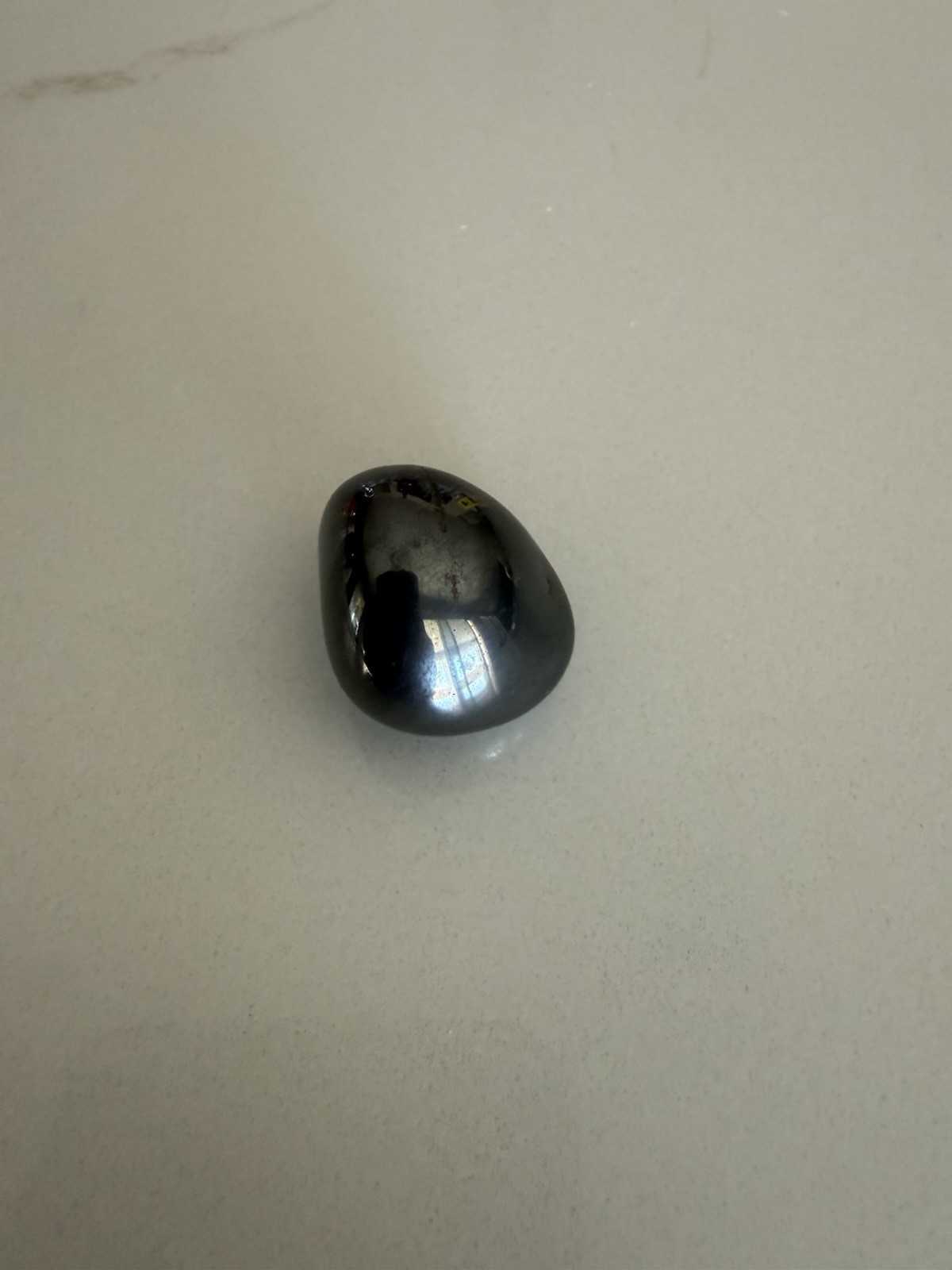 Hematite Tumbled Stone .5″ Brazilian Stone – Shiny – Mirror Properties with Card