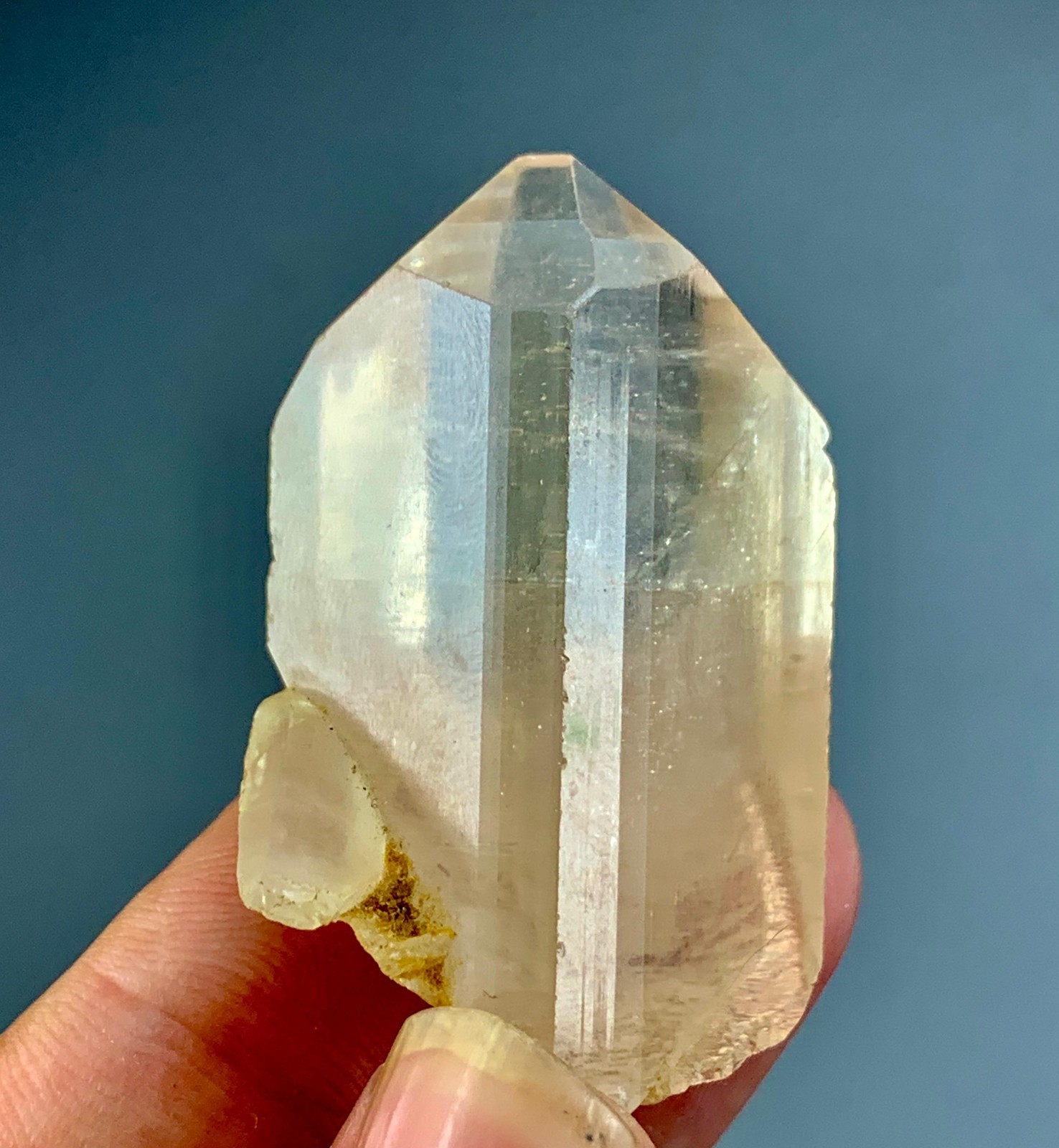 195 Carat Top Quality Topaz Crystal From Skardu Pakistan