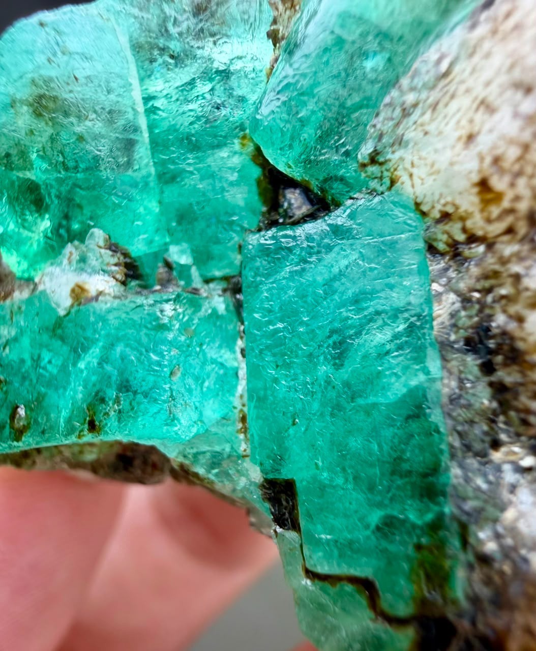 446 Ct ,Full Terminated Natural Green Emerald Crystals Bunch on Matrix, KPK Pak