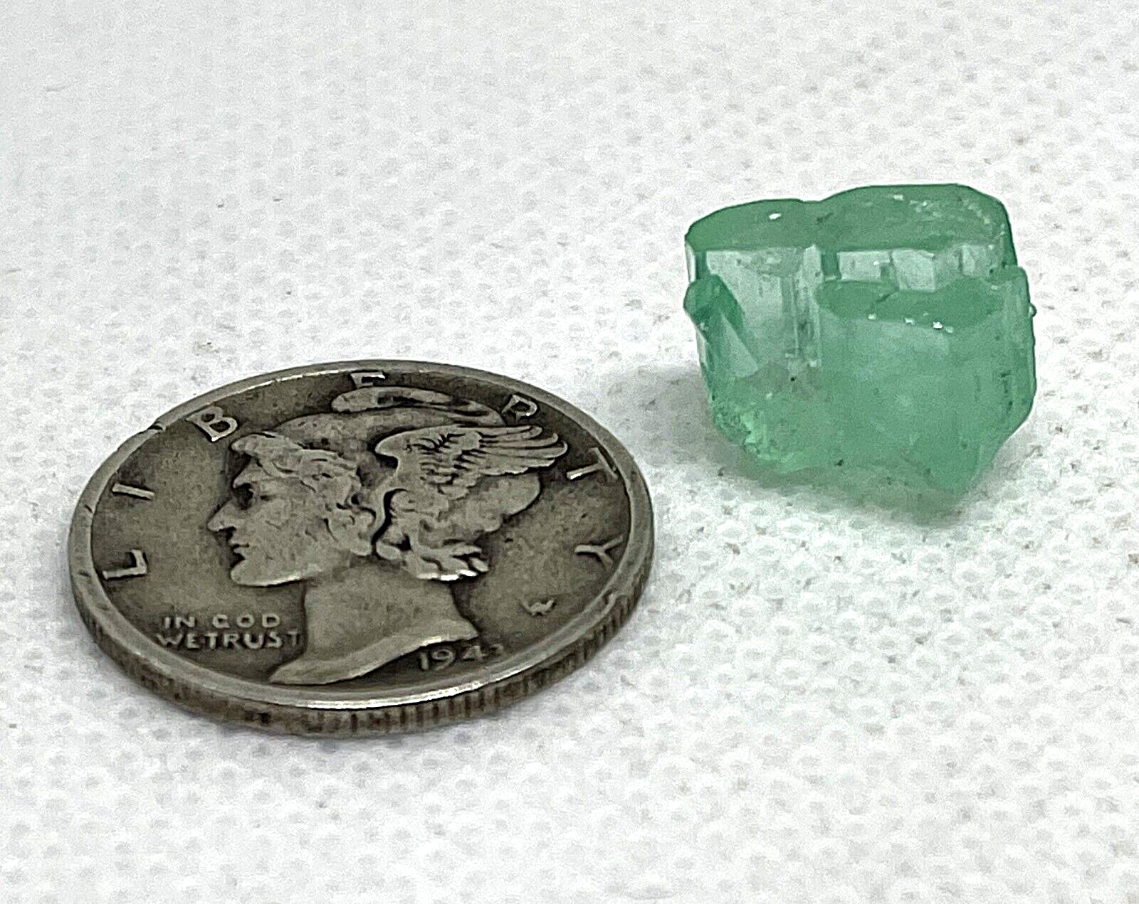Magnificent 4.8 ct. Natural Colombia Emerald Terminated Crystal ** $400 VALUE **