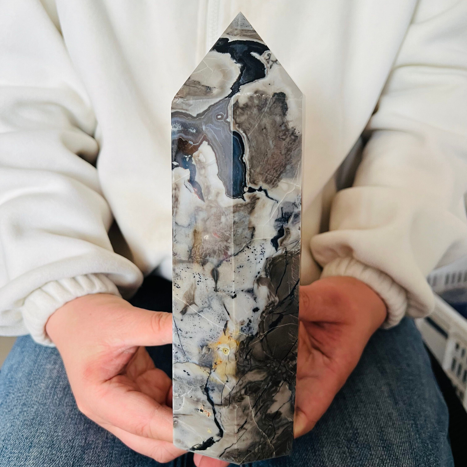 3.63LB Polishing and Restoration of Natural Volcanic Agate Crystal Tower 1650g