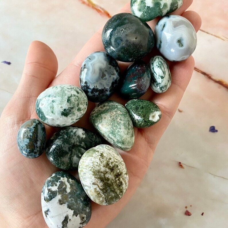 2 Pcs Moss Agate Tumbled Pocket Stone Polished Tumble Palm Stone Crystal Decor