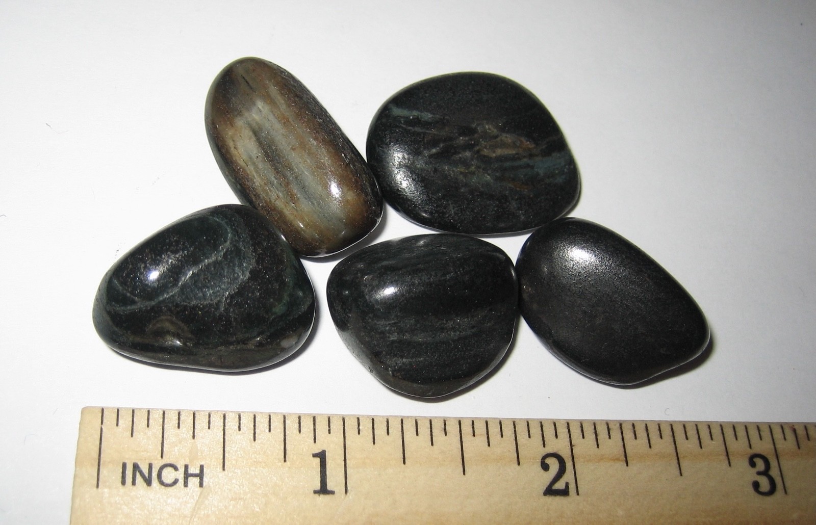 5 RARE 0.2″ x 1″ TUMBLED POLISHED ‘ISUA STONE’ NATURAL STONE MINERALS ~ 38.4g *1
