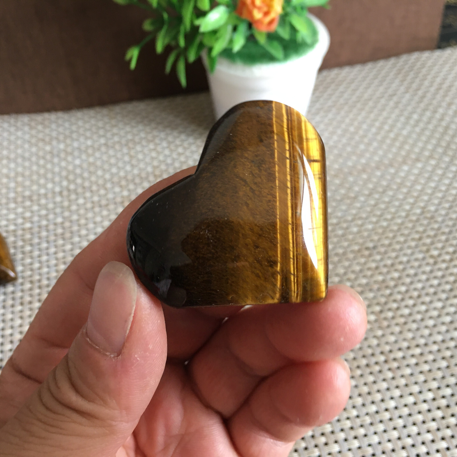 38g Natural Yellow Tiger Eye Stone Crystal Heart Stones Healing B2843