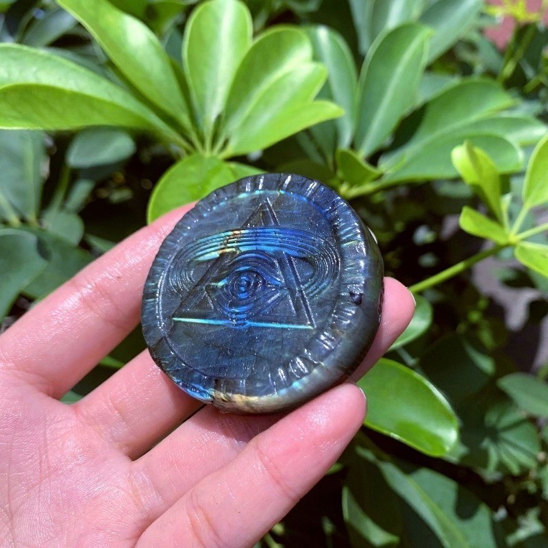Hand Carved Labradorite All-Seeing Eye Carving Crystal Healing Ornament*1pcs