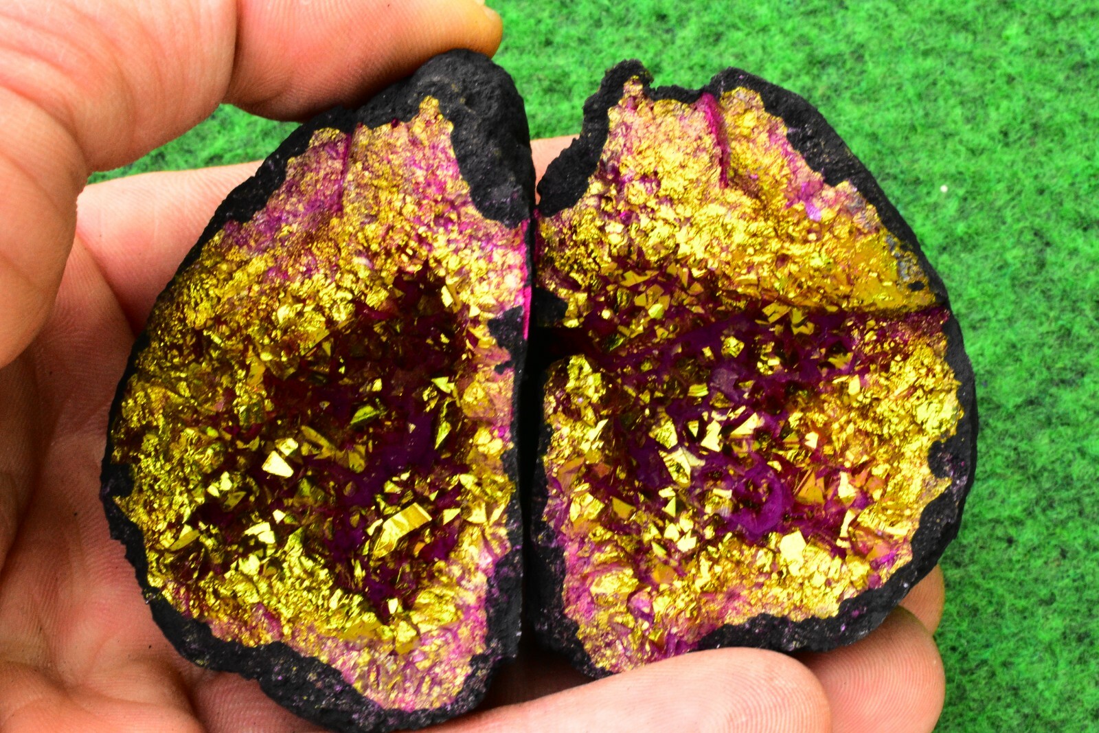 Colour Quartz Geode Blue/Pink Gold Whole Geode Crystal UK Quick Postage✔ 5-7cm