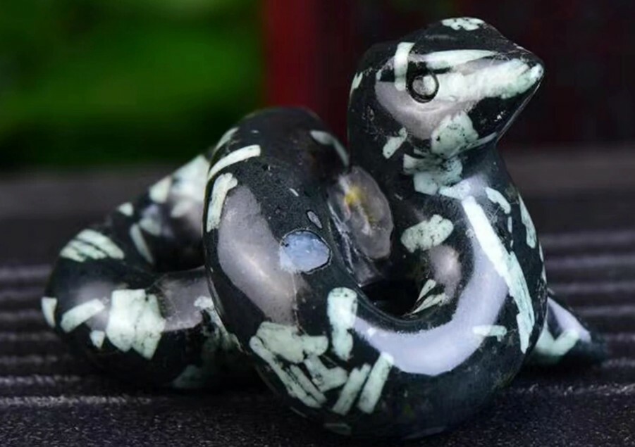 Hand Carved Natural Quartz Crystal Snake Figurines Aventurine/Labradorite/Glauco