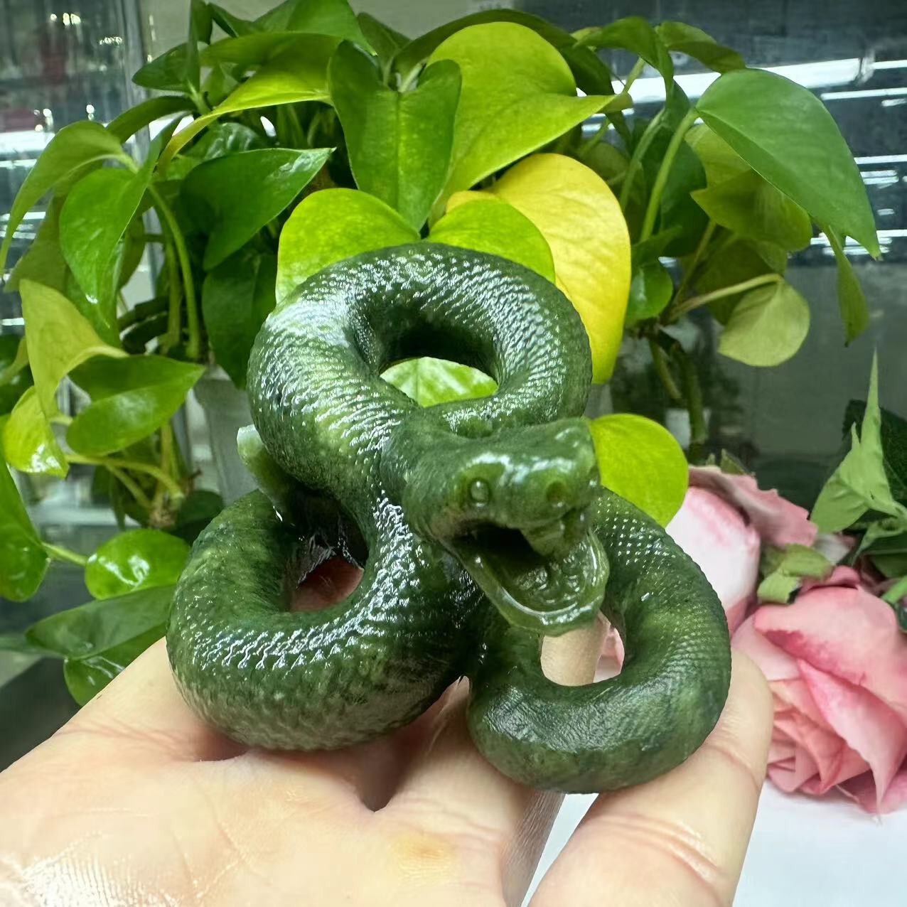 1pc Natural Serpentine Quartz Hand Carved Snake Skull Crystal Reiki Decor Gift