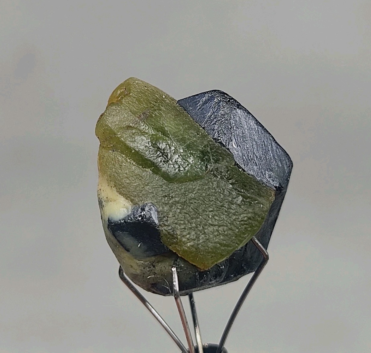 10 gm Stunning Peridot Crystal Combine With Aesthetic Magnetite Crystal.