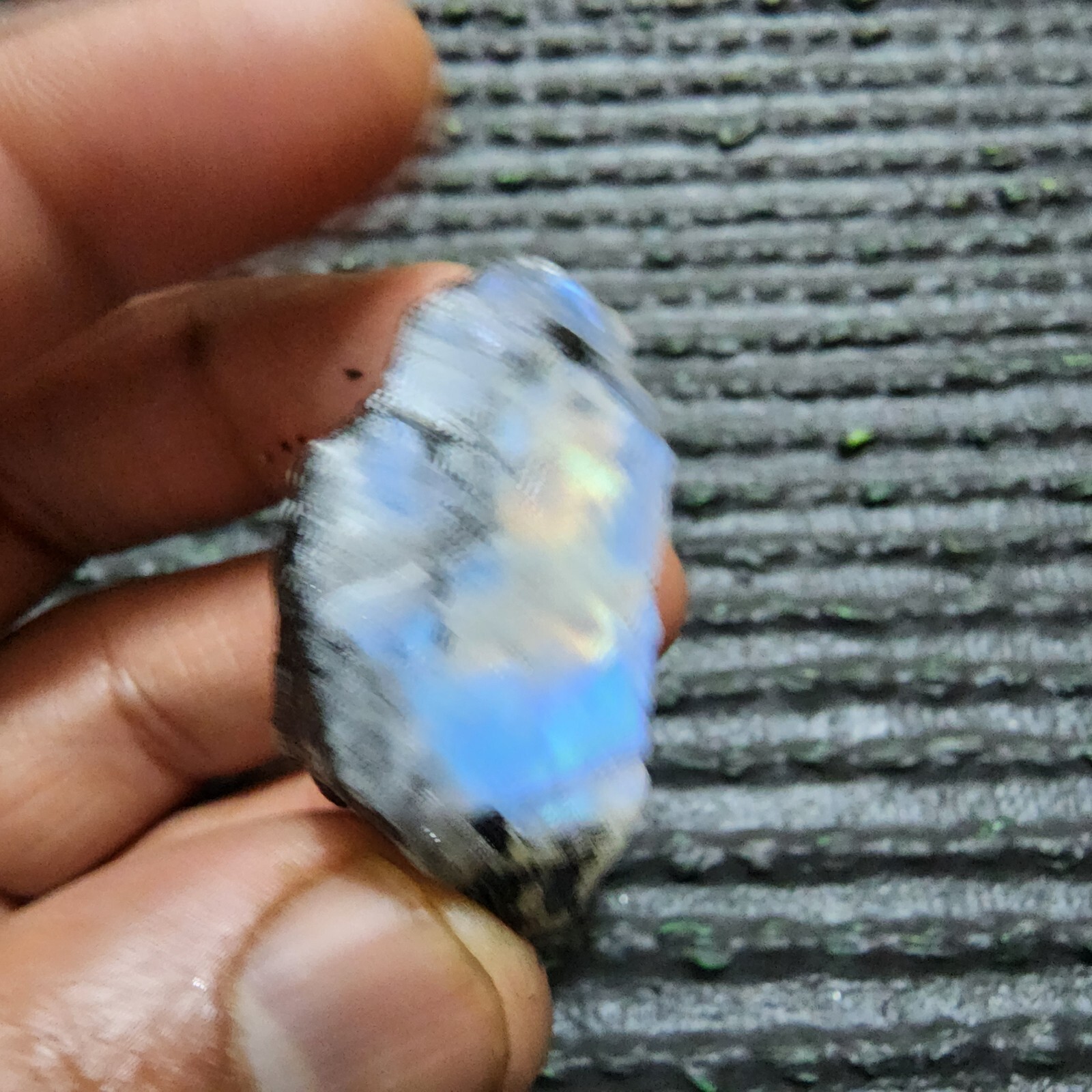 Adorable Natural Blue Rainbow Moonstone Rough 50 Crt Loose Gemstone For Jewelry