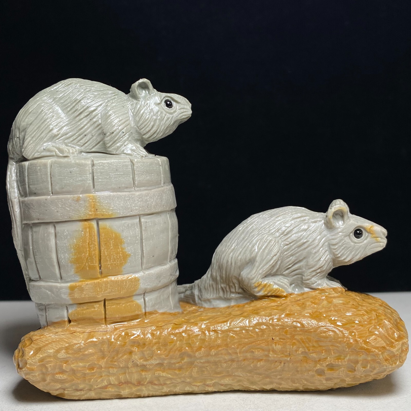 Natural Crystal Quartz Mineral Specimen Songhua Stone Handcarved Mouse Gift